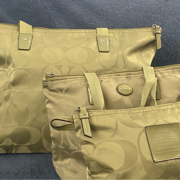 Coach signature C with matching additional bags. - Picture 3 of 10